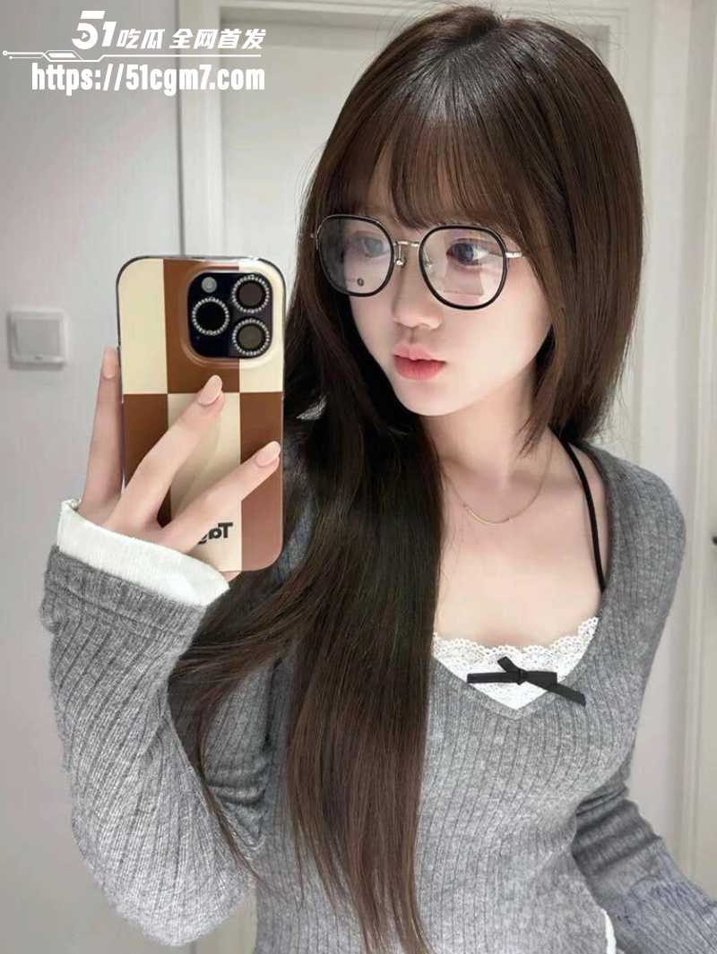 广东清纯少女 居家自拍视频 1