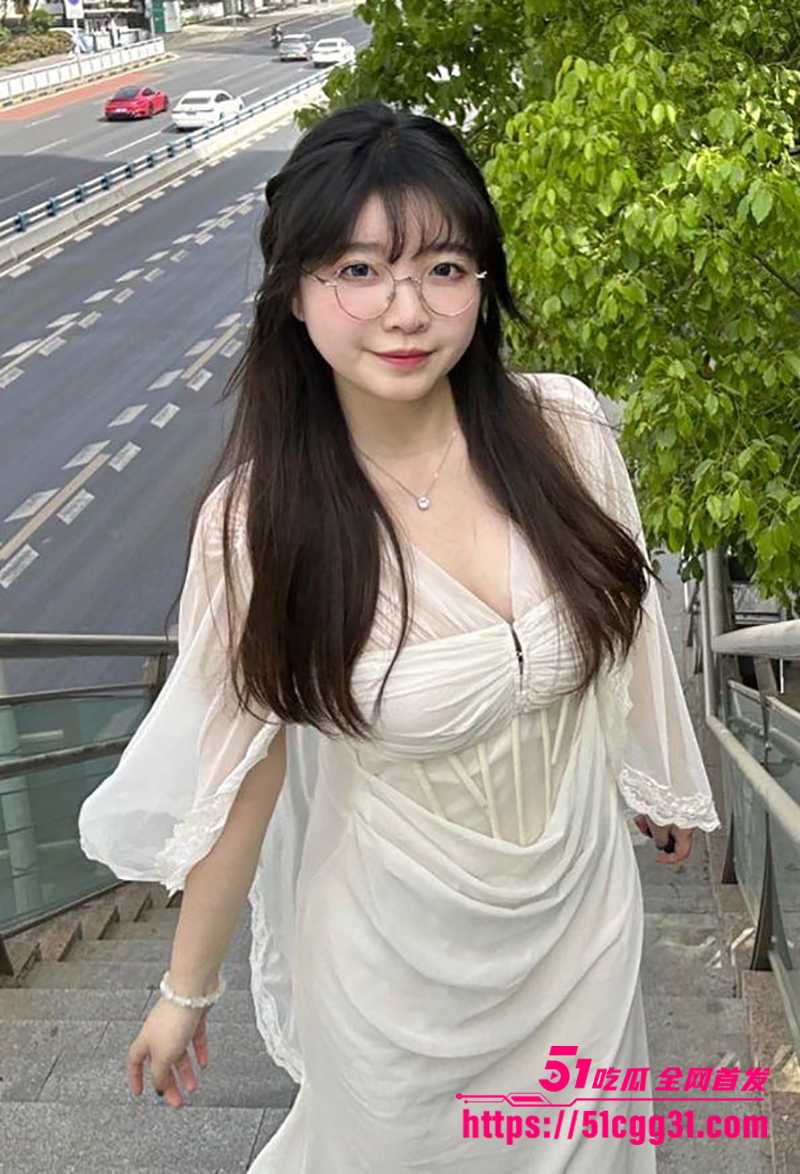 高校巨乳女大学生私密视频流出 3 拷贝