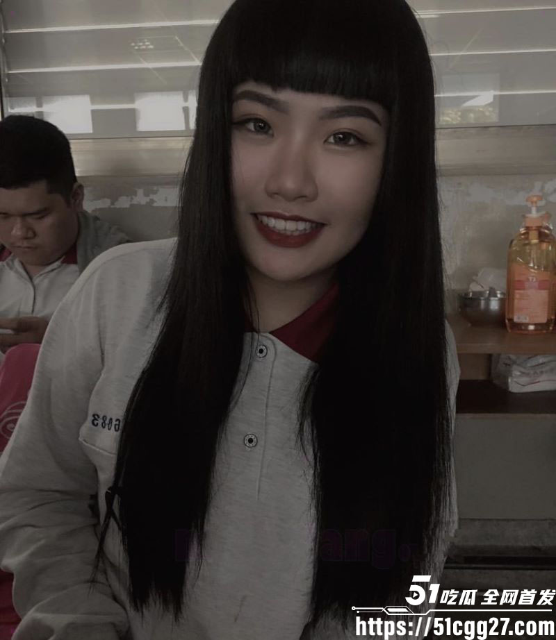 巨乳齐刘海微胖小母狗网调视频曝光 1