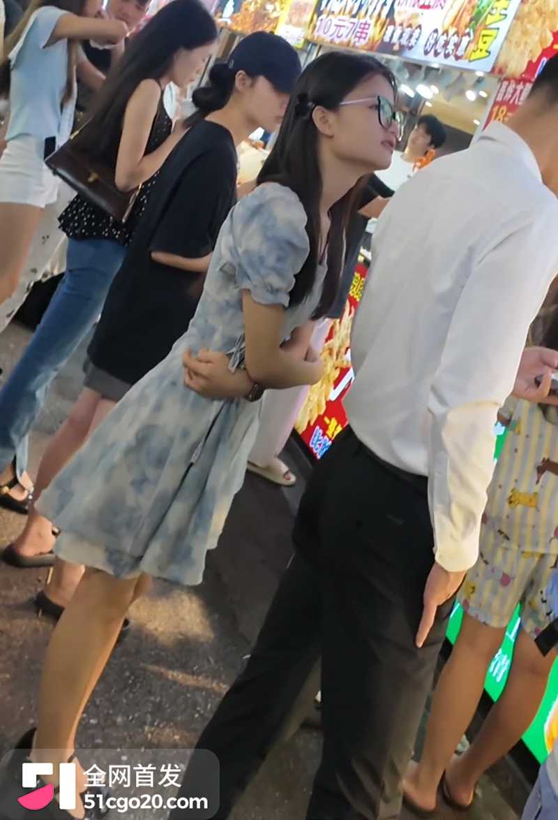 夜市抄底眼镜妹 2 拷贝