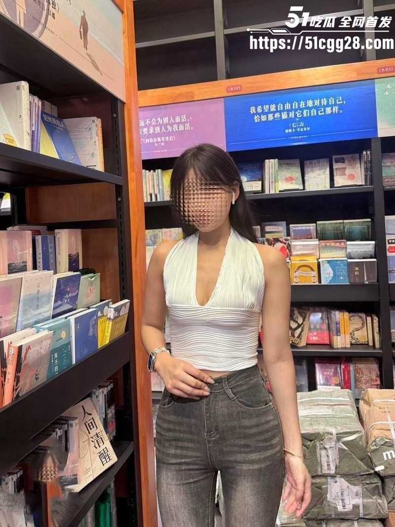 39岁大屁股妈妈暴力打桩堂姐骚逼01
