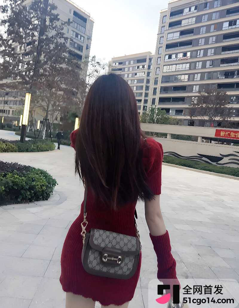 海角大神 姐姐的温柔让我沉醉 1