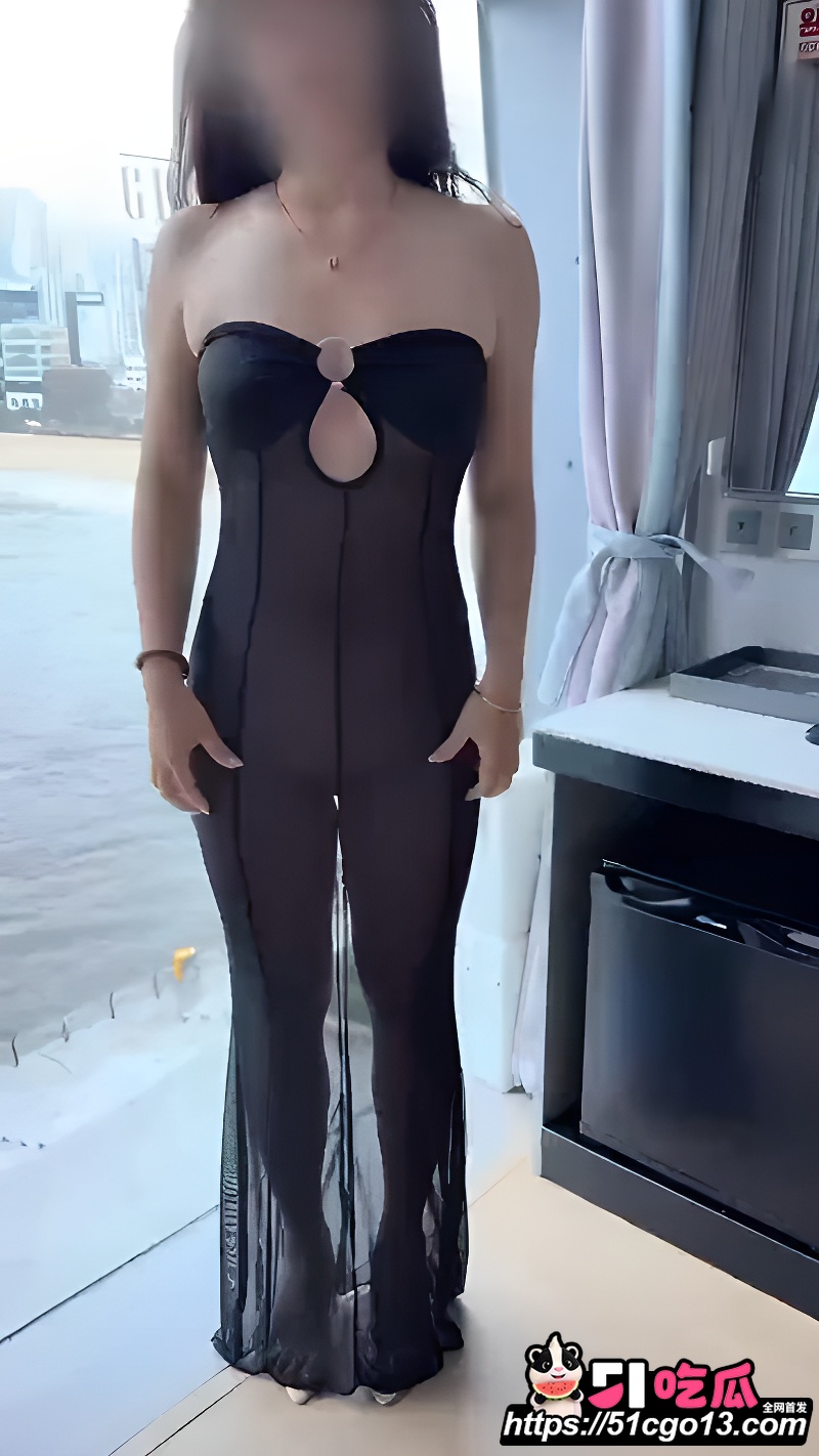 Nina小蜜桃阳台性爱视频 2