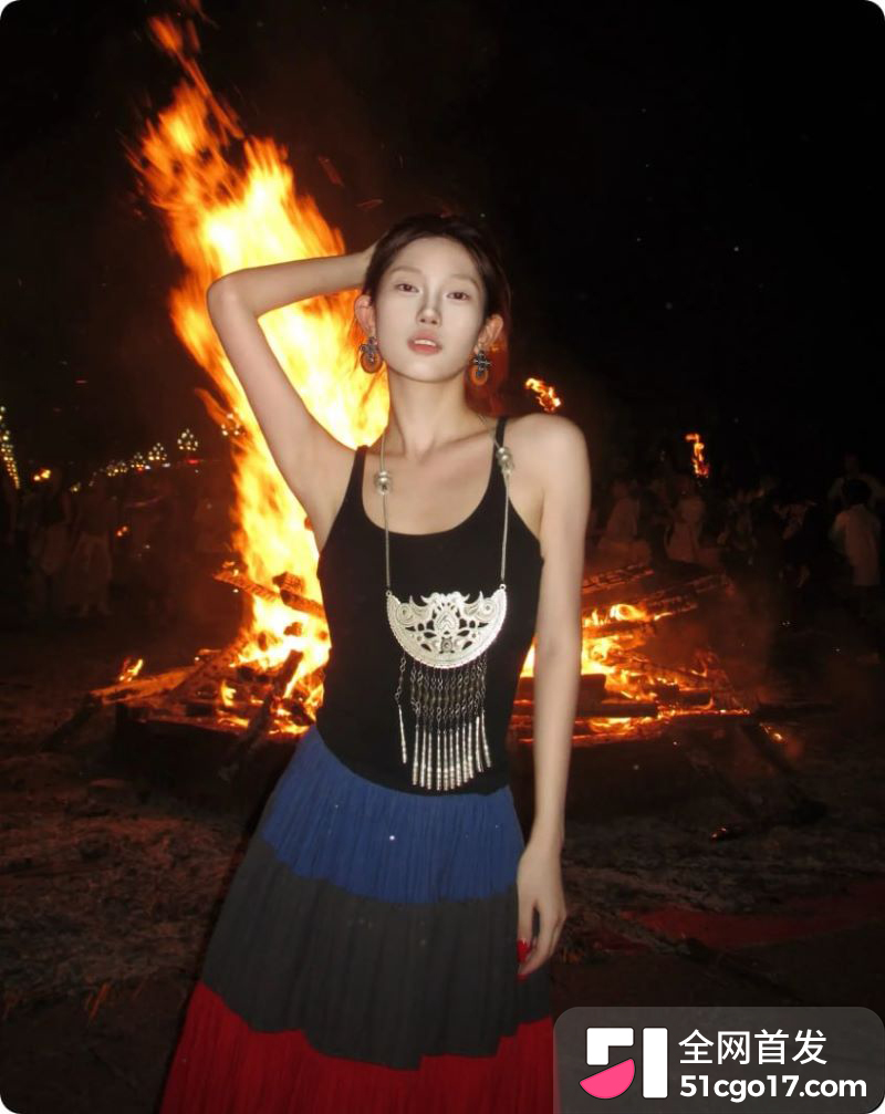 抖音美女ninniii大巴车视频翻车 4