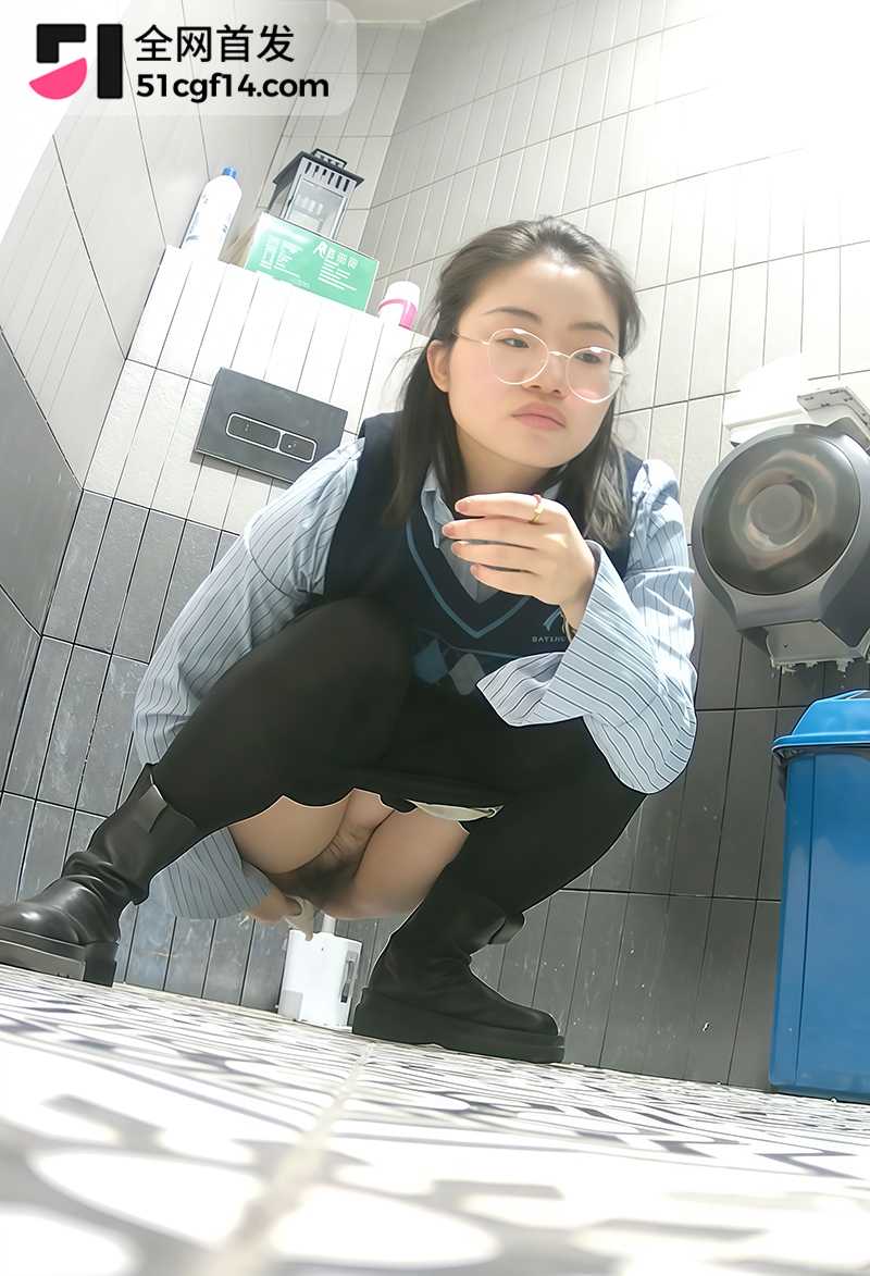 办公楼女卫生间监控偷拍 5 拷贝