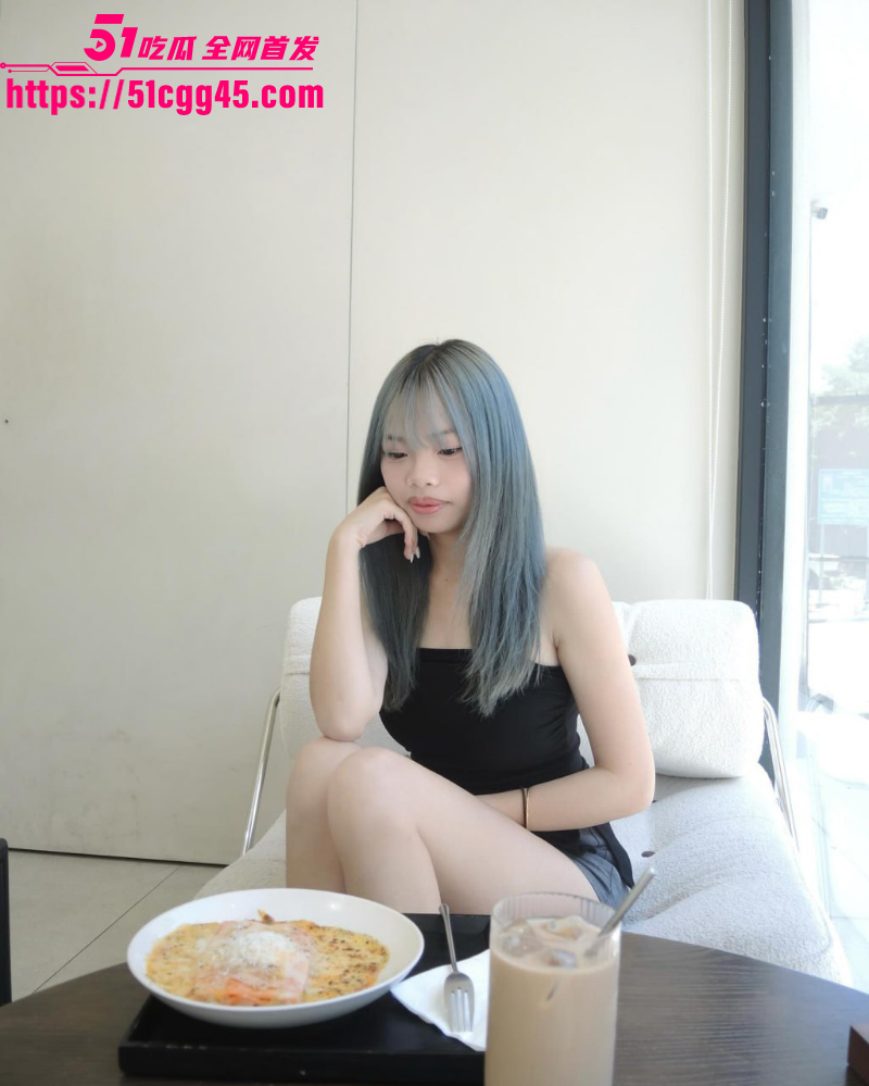 网友独家曝光 骚逼女友私密视频 1