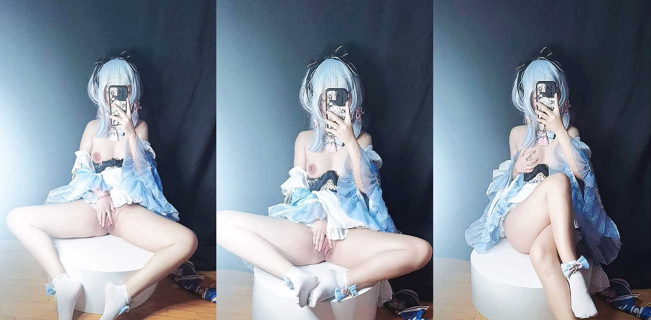 白嫩双马尾少萝 沐沐酱 COS神里绫华 褪装露乳掀裙现穴 揉奶玩足浪叫挑逗 极致情色直击灵魂！