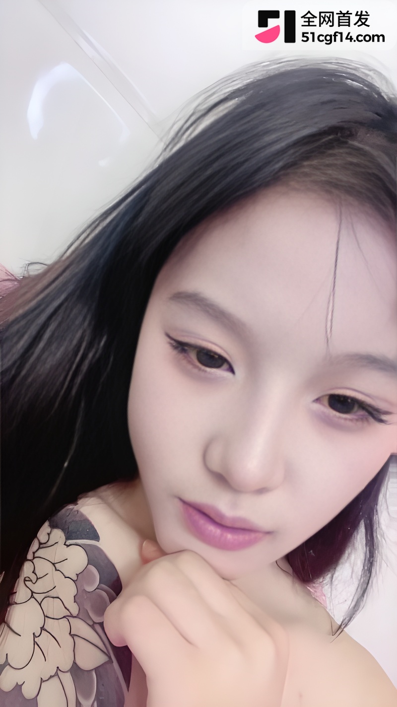 花臂精神小妹 赖萱 直播大秀 2