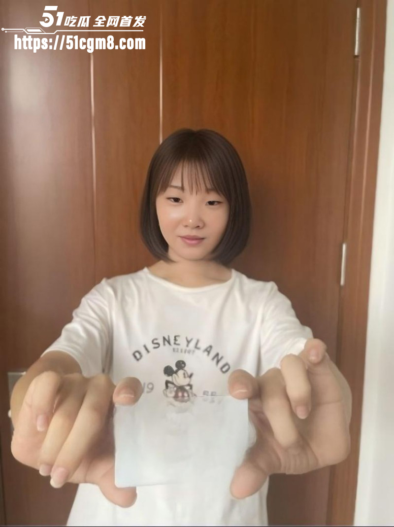 广东学生妹包佳音裸贷视频01