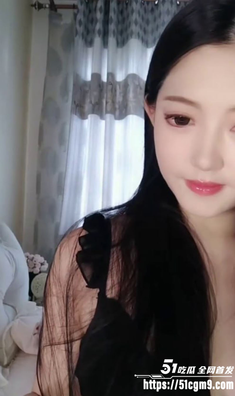 人间小奶猫在直播自慰秀1