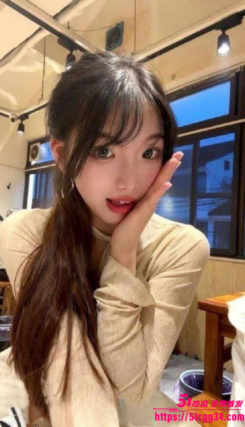 武汉大学校花杨诗慧第一视角性爱视频泄密 1