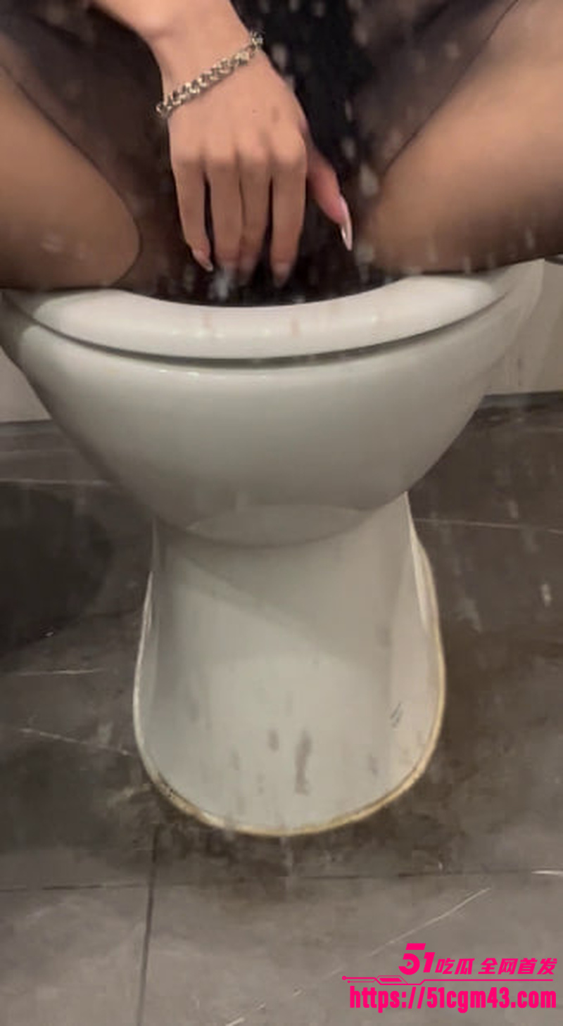 00后学生妹性爱自拍 6 00后学生妹性爱自拍 6