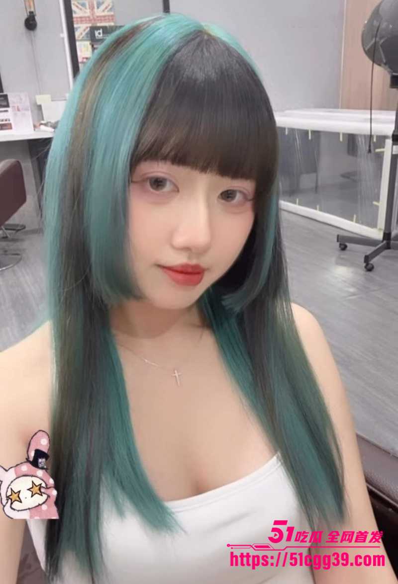 绿发巨乳美女被网调视频流程出1 拷贝