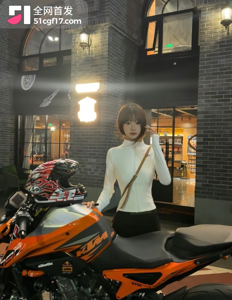 重庆女骑笨笨陈思颖再上热搜 3