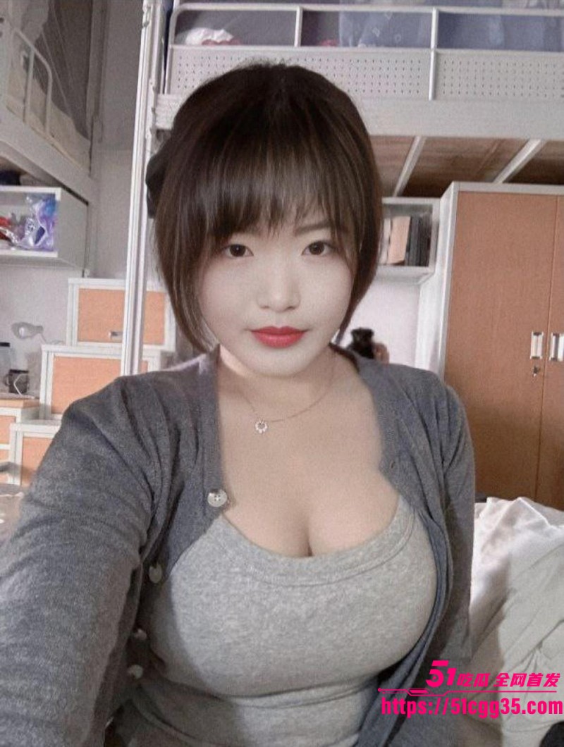 湖南巨乳反差婊 王舒蓉 5000元定制福利 面对镜头展露E罩杯大奶 跳蛋刺激骚穴呻吟骚叫连连 7