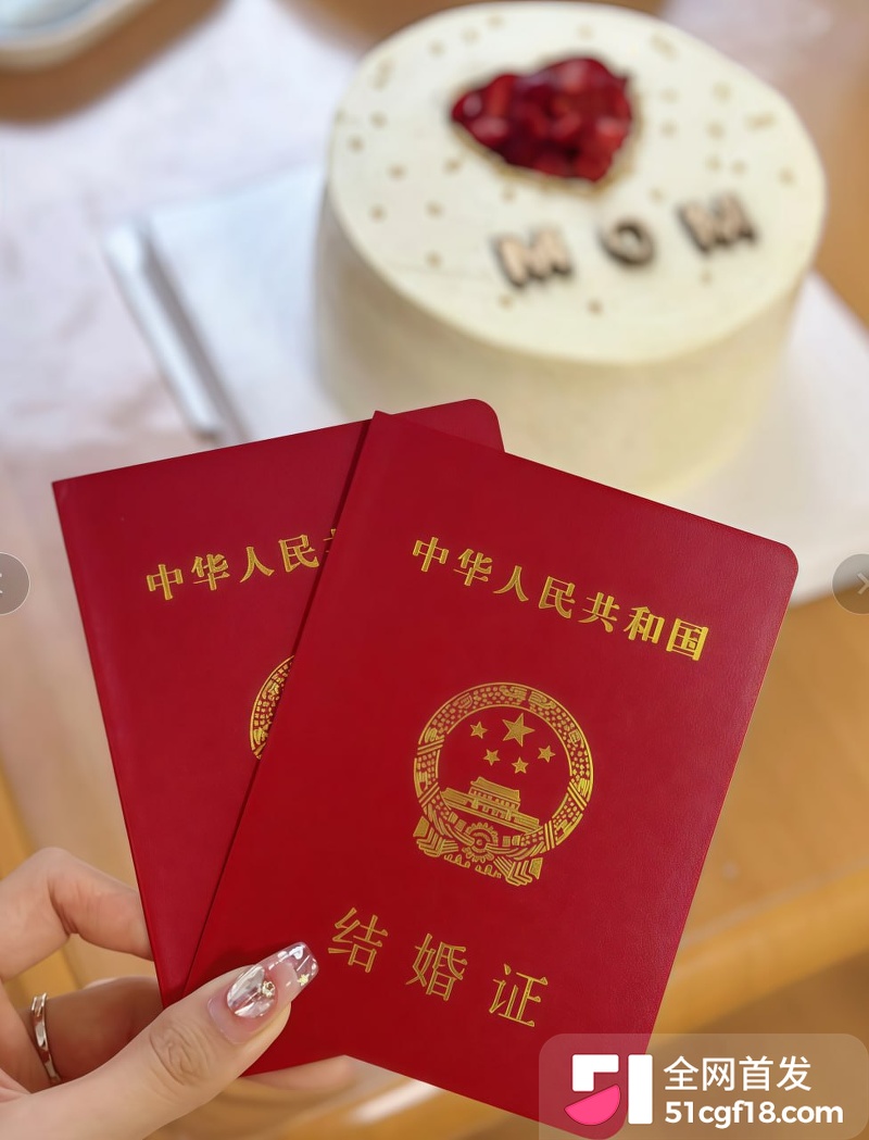 张帅与何奇颖全裸诚邀您的光临 5