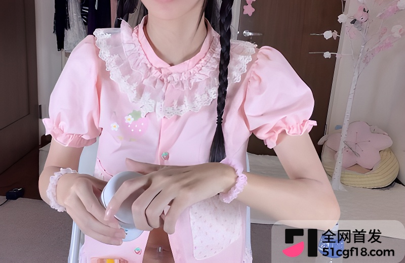 反差巨乳主播 natsu067 可爱萝莉套装开播2
