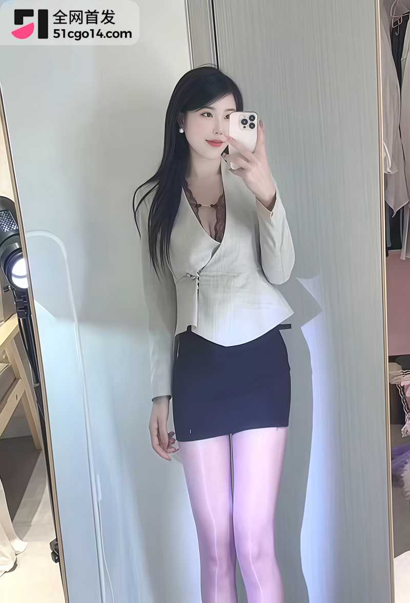 抖音少妇小姨丝袜高跟骚妇露三点道具自慰福利1拷贝