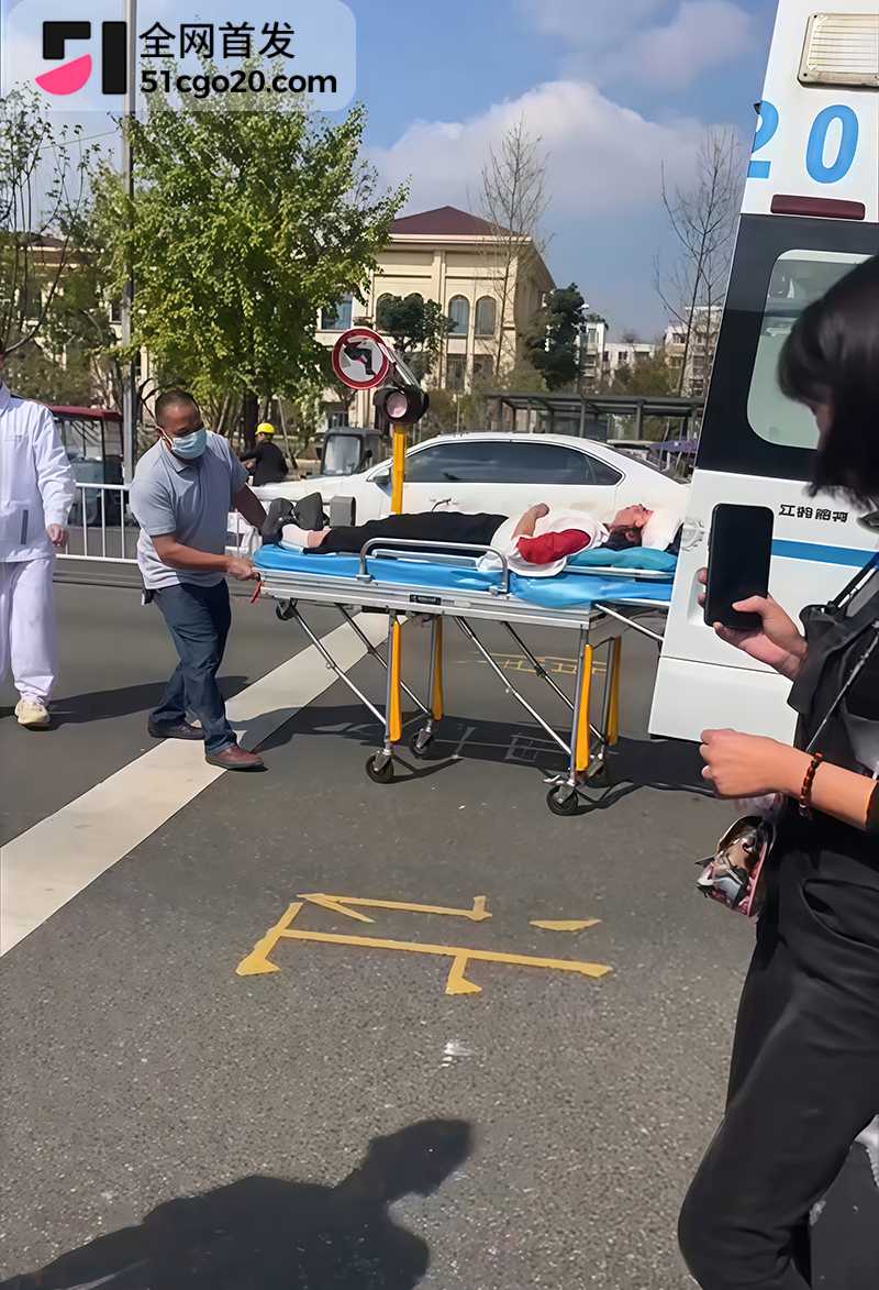 青白江小学门口吵架杀人 9 拷贝