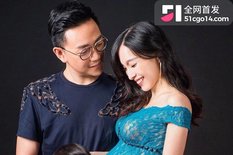 台湾主播 张宇 离婚3年曝出沙发艳照9