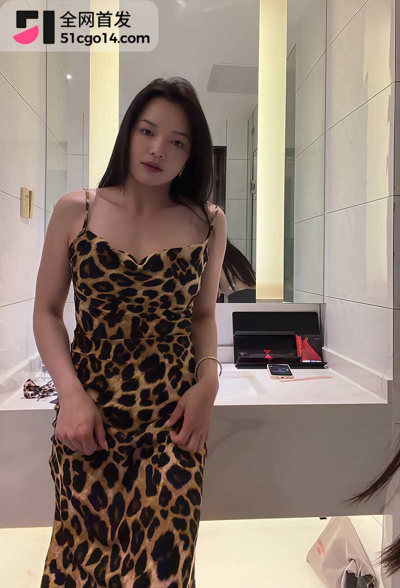 高颜值御姐 wanbaobao 女同直播 2 拷贝