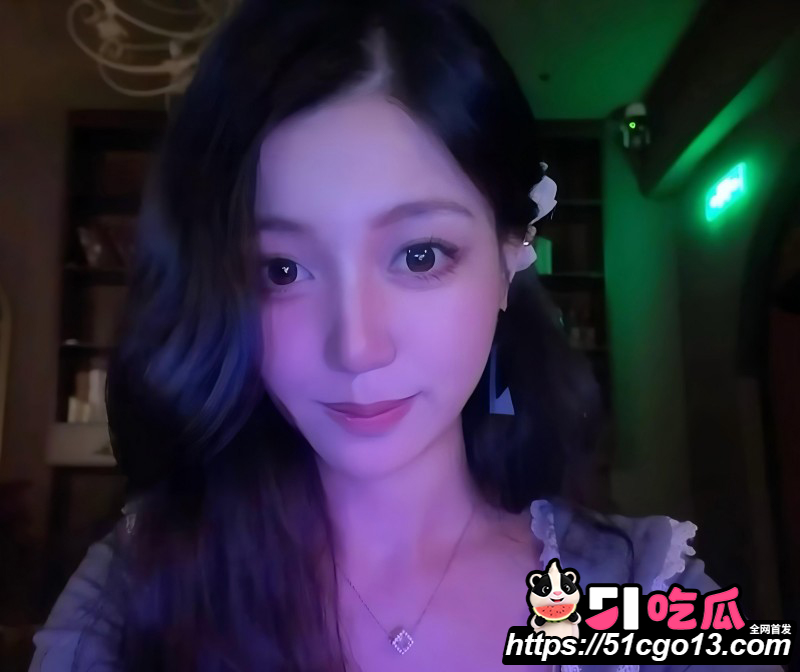 校花级女神被前男友曝光01