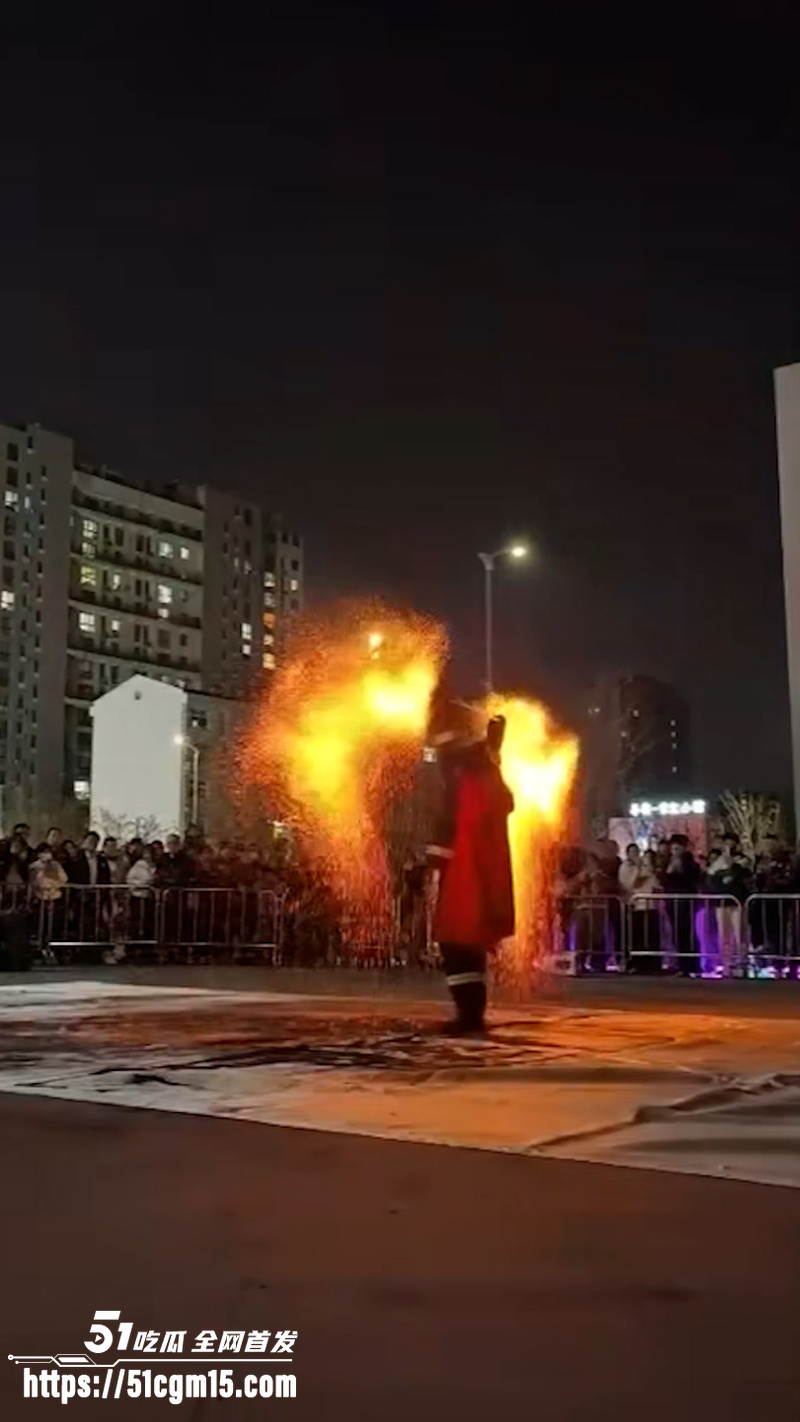 金门火舞哥 表演火棍杂技 回燃全身起火 1 金门火舞哥 表演火棍杂技 回燃全身起火 1