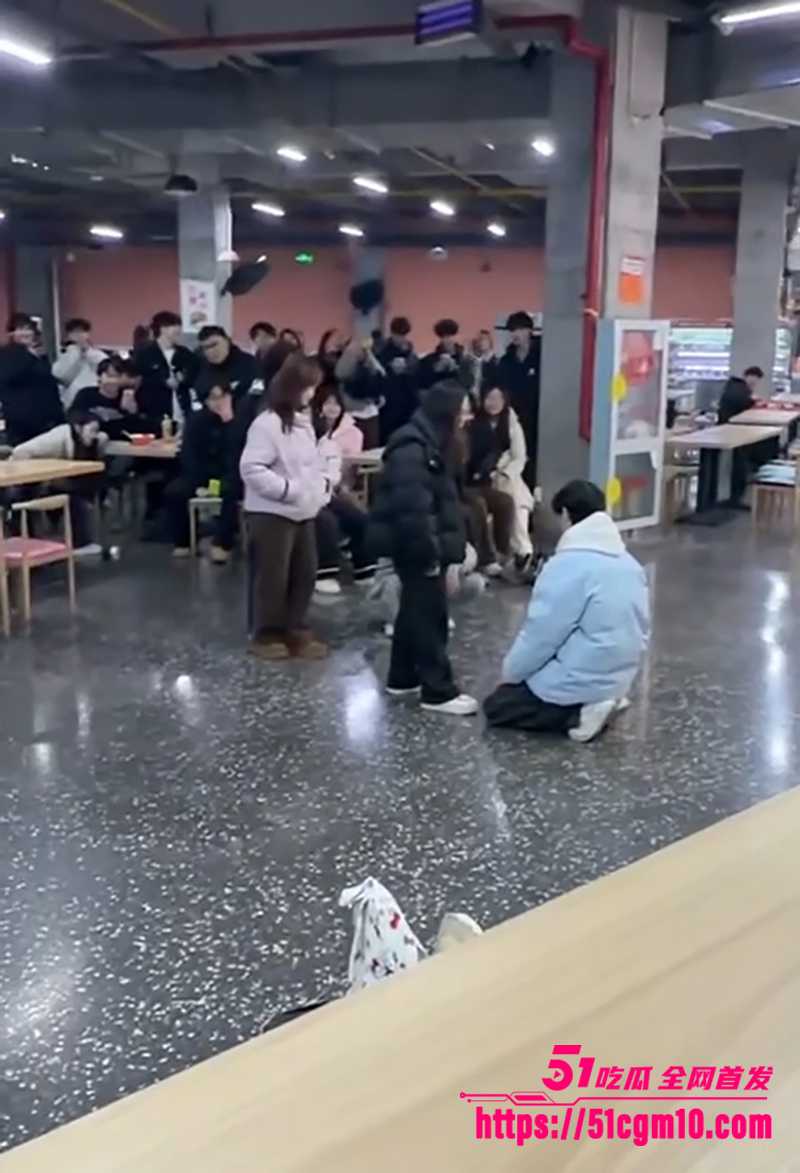 长江艺术工程职业学院渣男下跪视频流出1拷贝