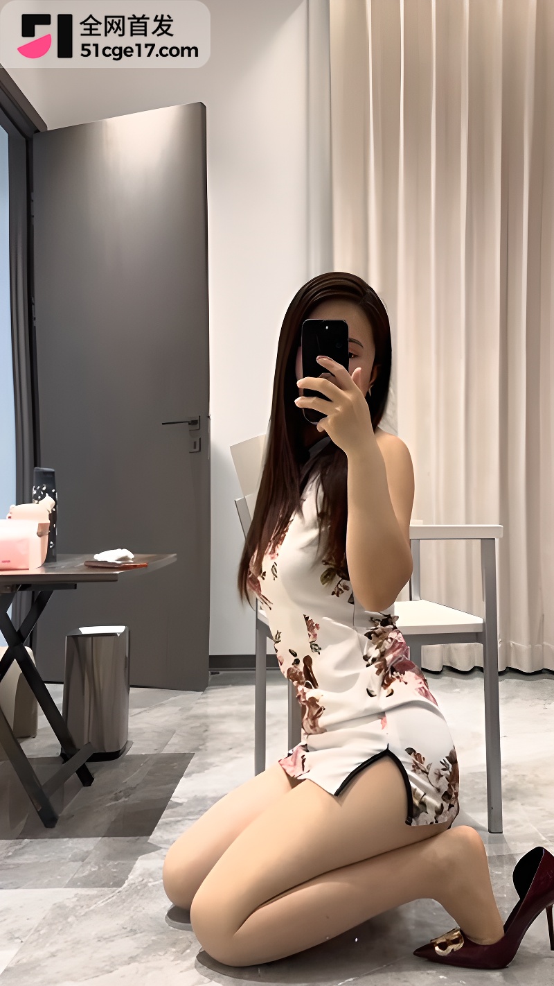 抖音御姐网红依娜的自慰视频2