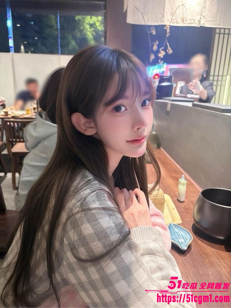 清纯御姐型少女私拍视频流出 1