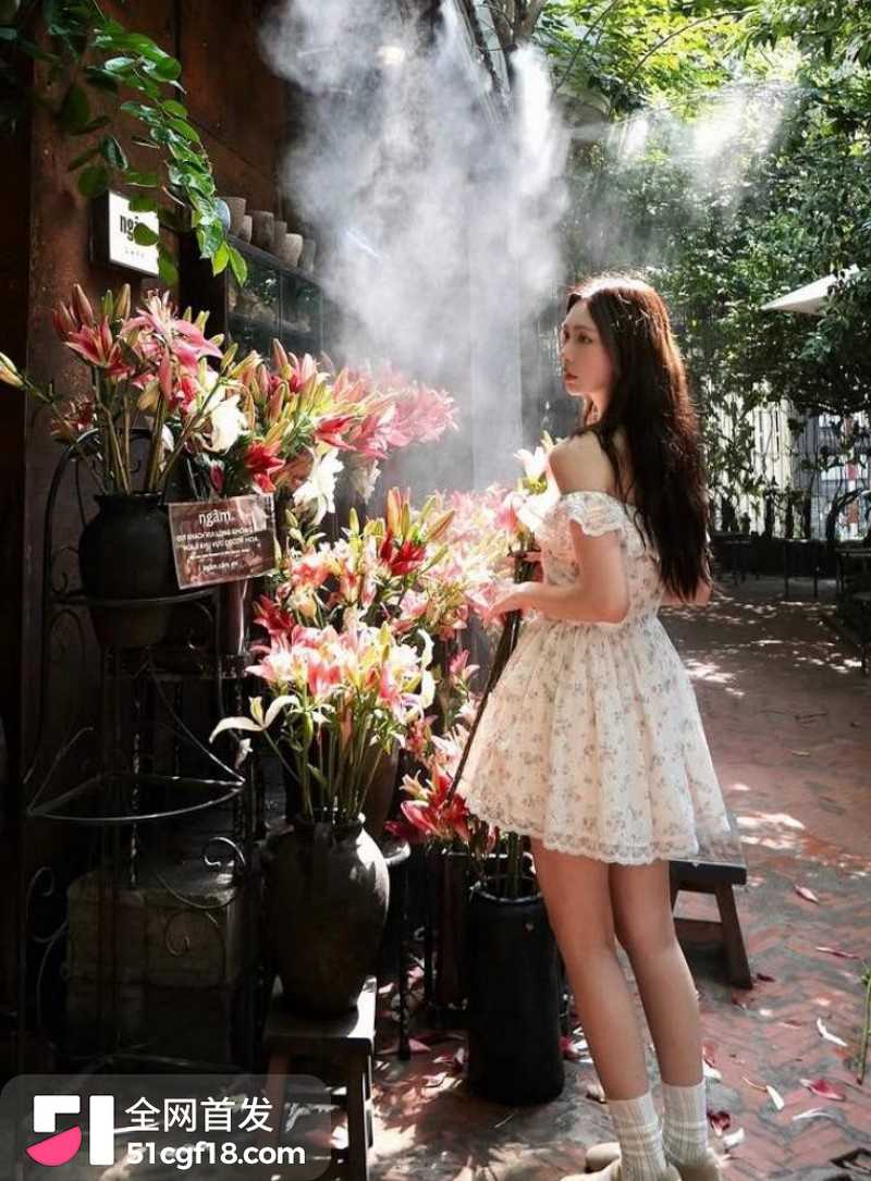 华裔网红 VickyLim 情侣自拍 3
