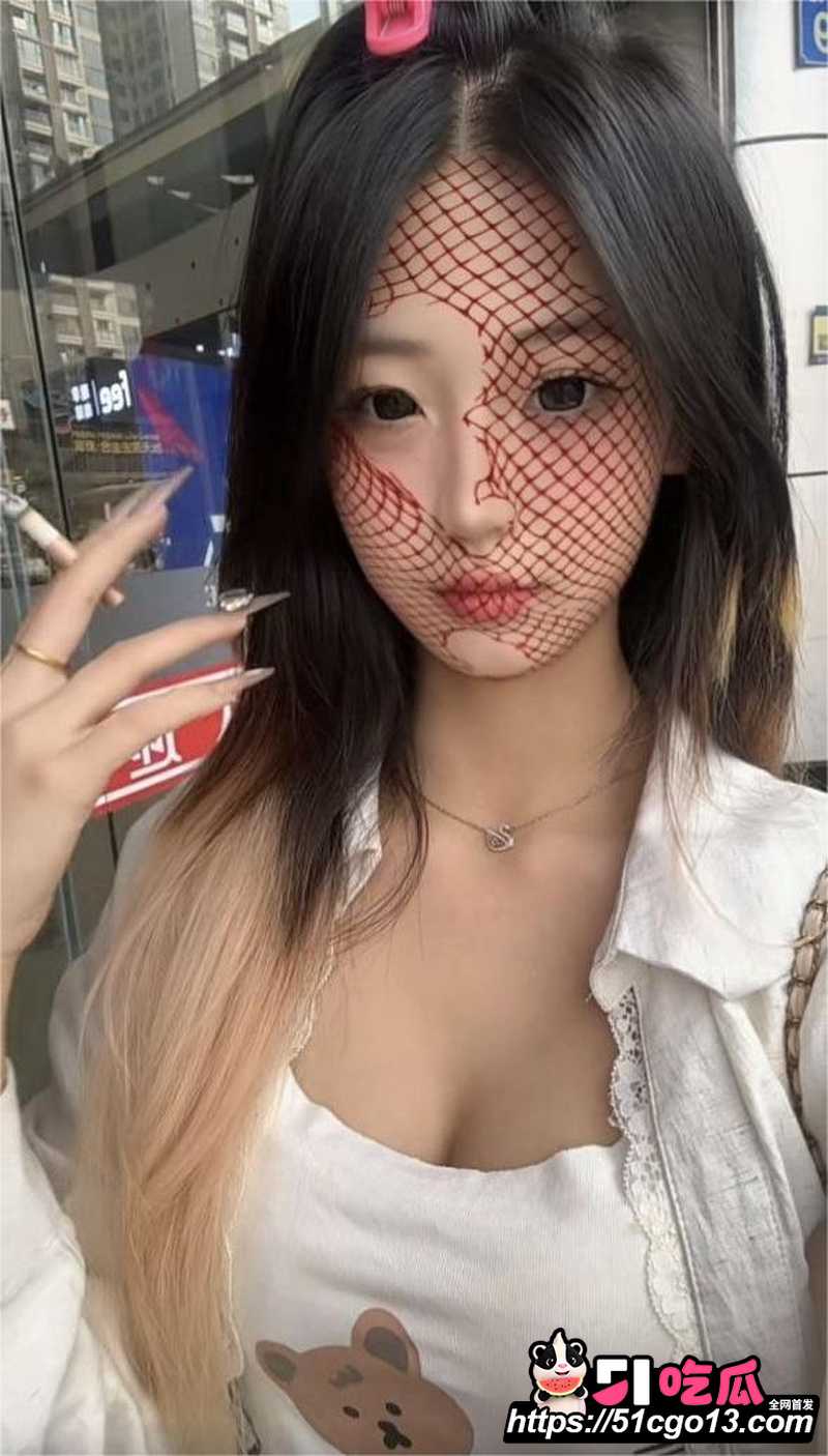 广州反差学生妹 李紫欣 约炮自拍 3
