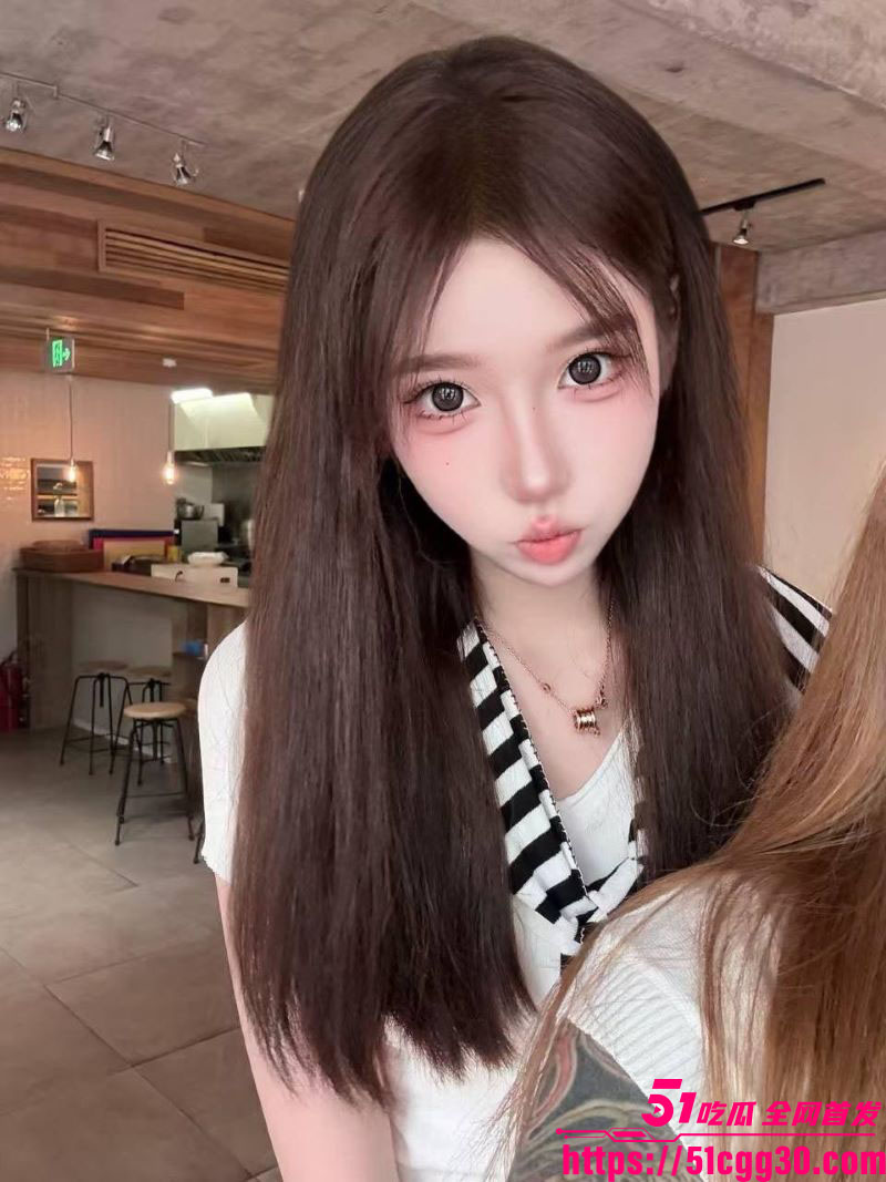 新乡辉县清纯学妹薛琳琳和网友啪啪流出 2