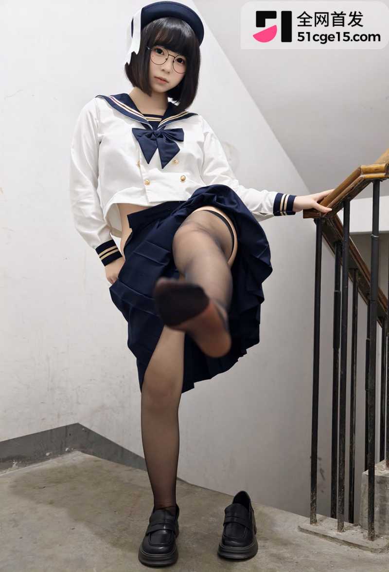 反差萌妹蘑菇头楼梯间自拍裸舞视频 2 拷贝