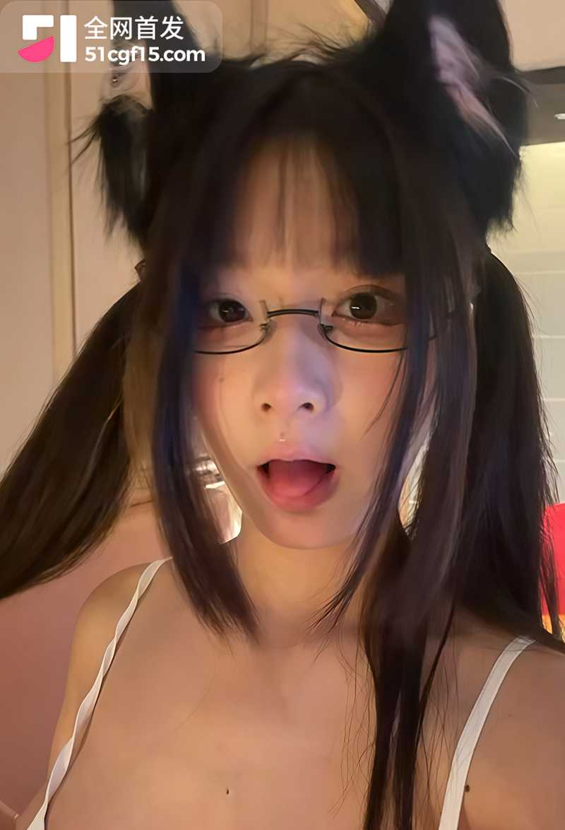 推特嫩妹咪咪条露脸私拍福利 3 拷贝
