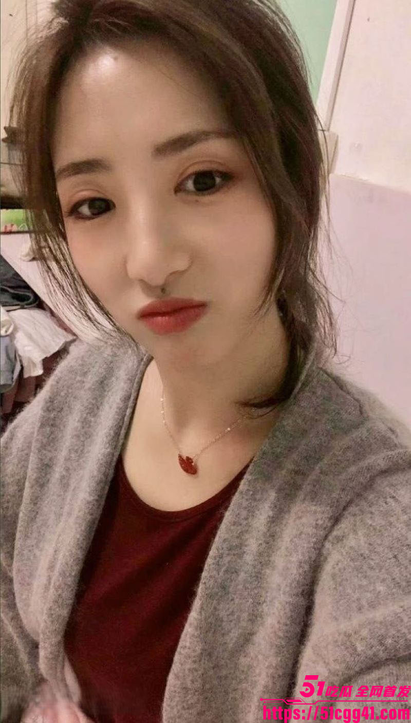 超美清纯G奶女神店员洗澡视频流出 1