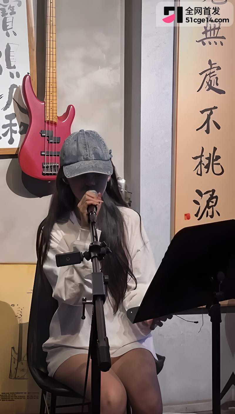 青岛民谣女歌手 立方圆 性爱视频 3