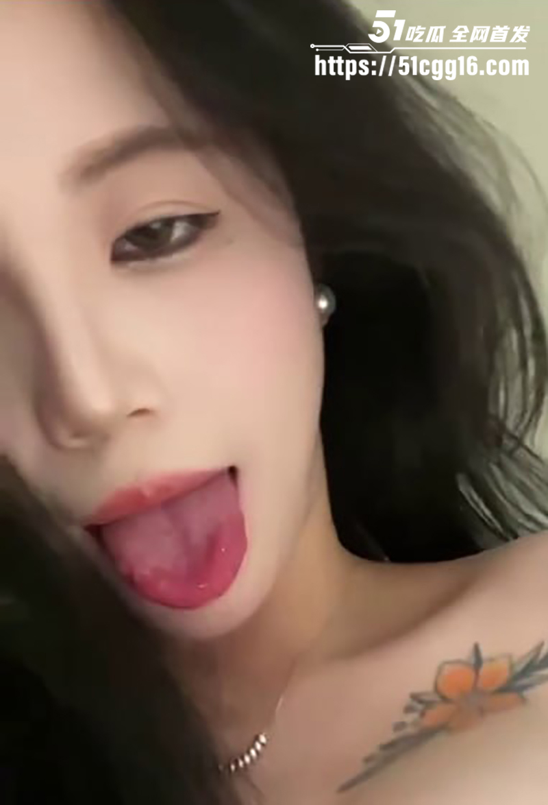 魔鬼身材厚黑丝袜巨乳蜜桃臀小母狗可可baby自慰抠逼福利姬视频曝光1拷贝