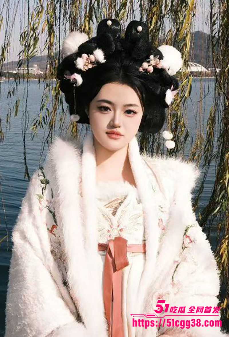 广东深圳G奶炮友李秋凡约炮视频流程 1 拷贝