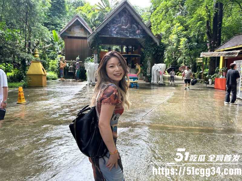 广州轻熟女白领吴明丽献身老板被曝光01