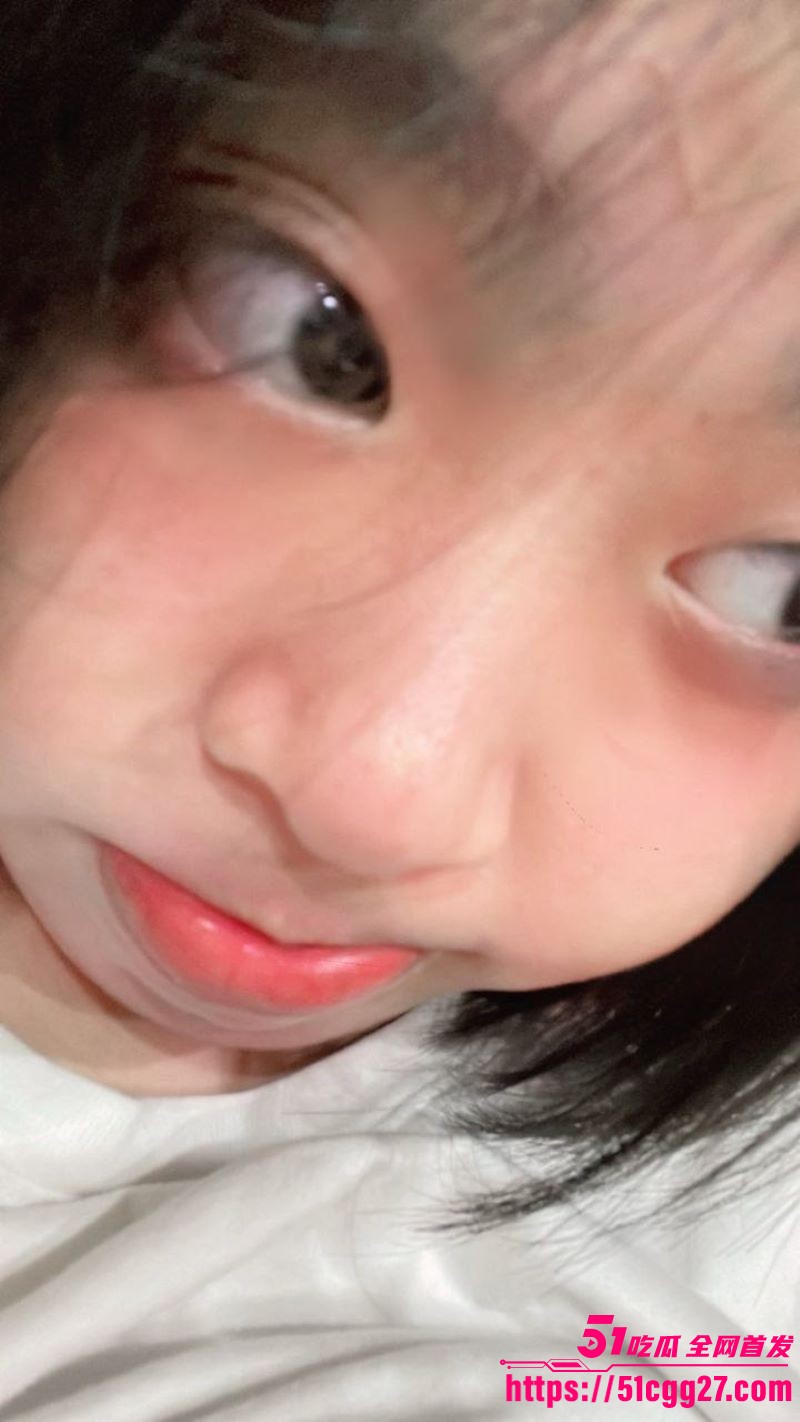 超可爱短发妹子道具自慰惨遭男友泄密 1
