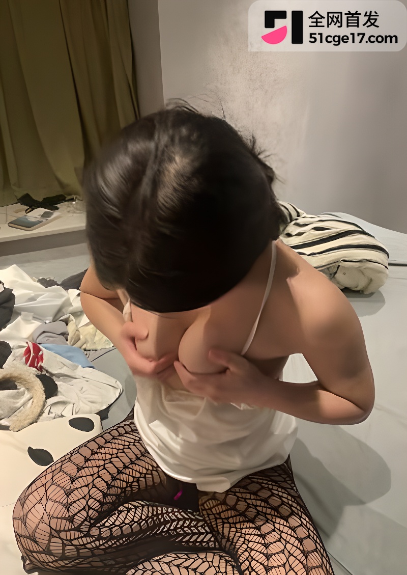 肌肉女主播 QMQM6 直播大秀4