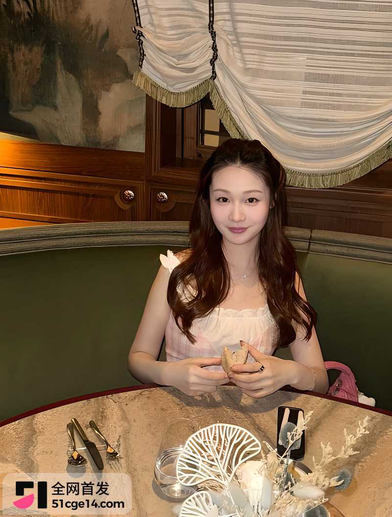 清纯美女 黄晓涵 酒店性爱自拍 2