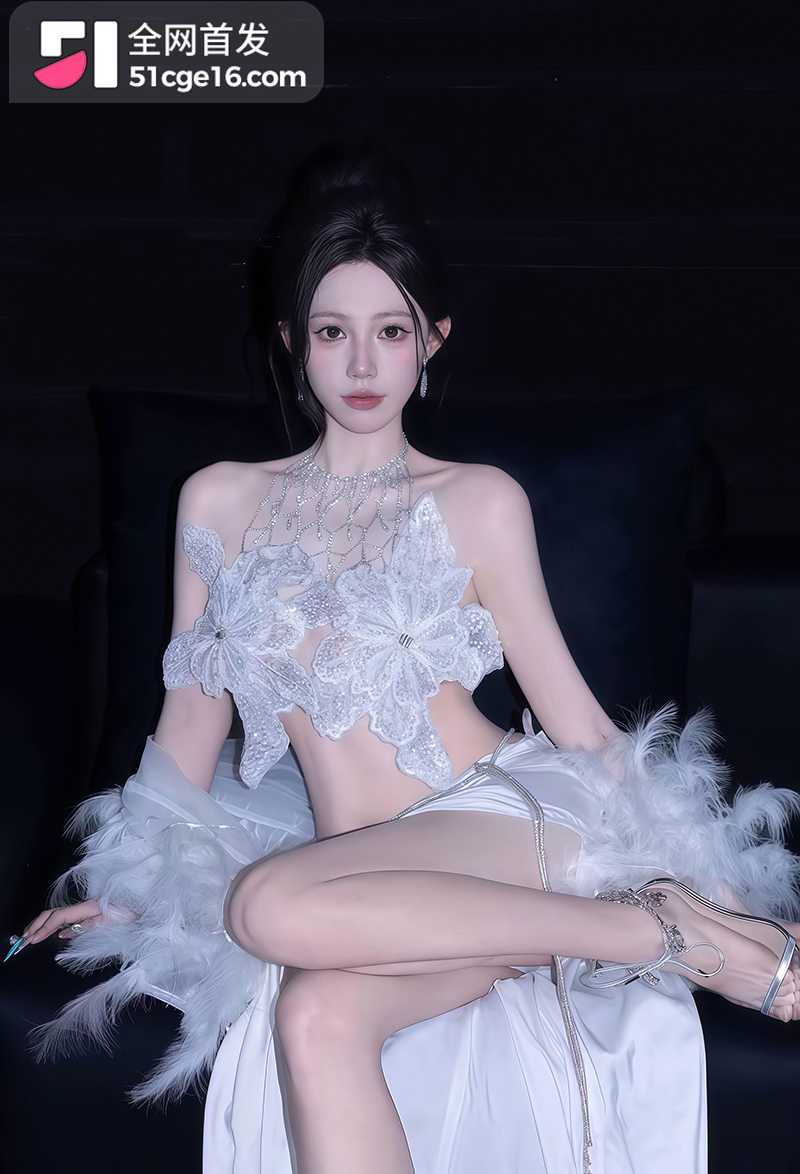 抖音高颜值女神御姐尤物小玺不吃鱼主高价定制私密视频流出7拷贝 抖音高颜值女神御姐尤物小玺不吃鱼主高价定制私密视频流出7拷贝