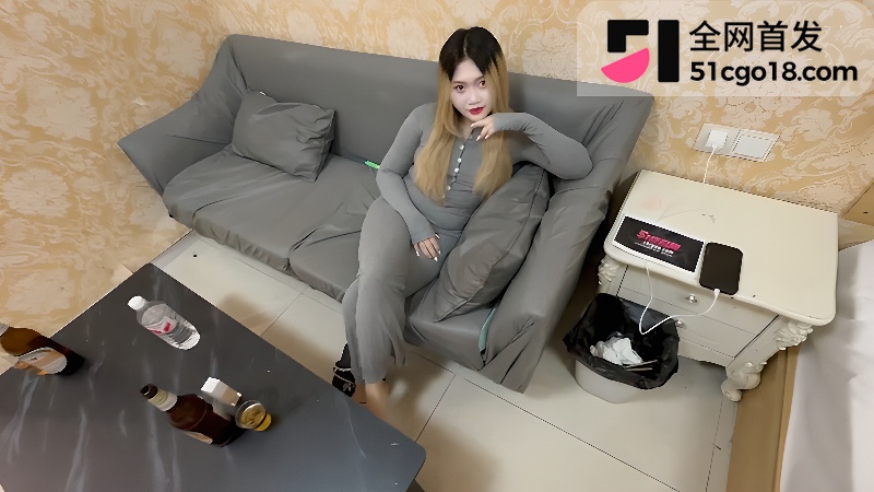 51原创人妻母狗瑶瑶 1