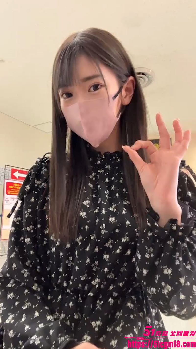 日本车模兼网红小暮花恋火爆出圈 1