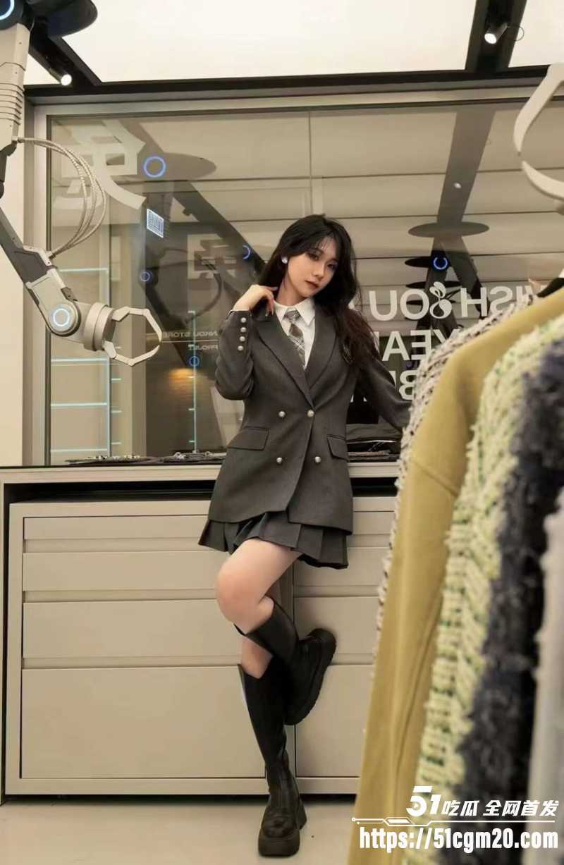 杨小叶被金主爸爸包养2