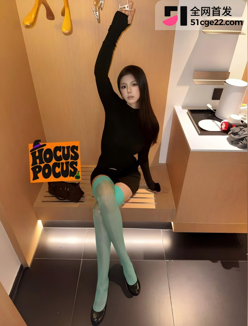 抖音薄荷曼波绿丝袜 刷屏爆火4