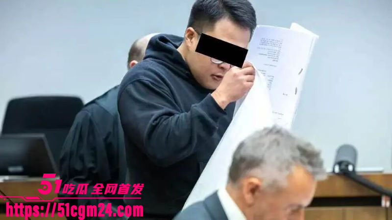 在德博士钟义迷奸女友7次 12