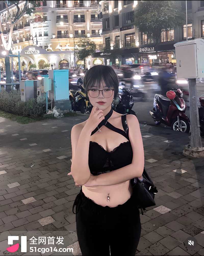 东南亚微胖母狗 被金主远程调教1